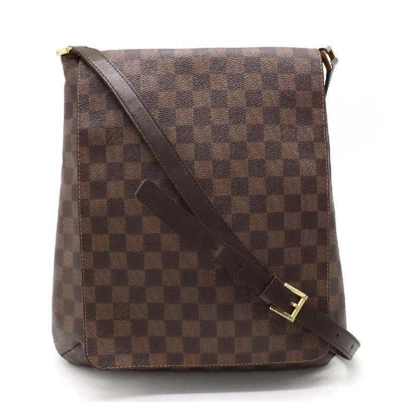 Ladies Louis Vuitton handbags with a detachable coin purse insideLouis Vuitton Musette Tango Damier N51302