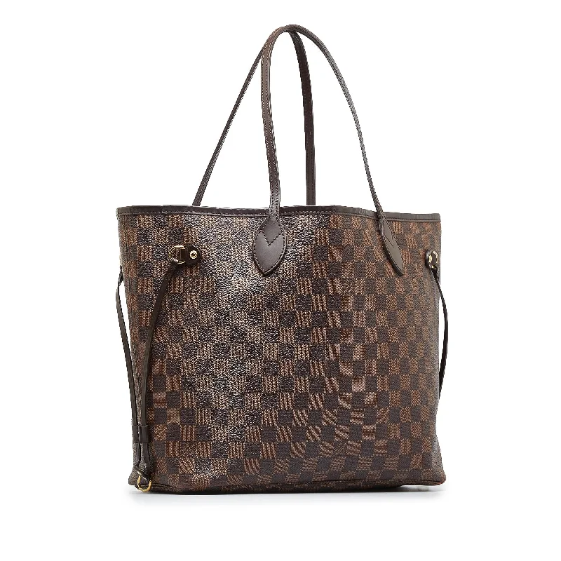 Louis Vuitton bags with a snap - button closure and a decorative charm for styleLouis Vuitton Damier Ebene Neverfull MM (7lWfWc)