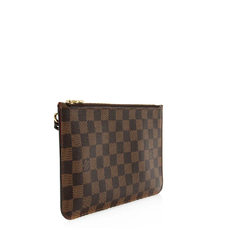 Ladies Louis Vuitton shoulder bags with a magnetic - closure flap for easeLouis Vuitton Damier Ebene Neverfull MM Pochette (20138)